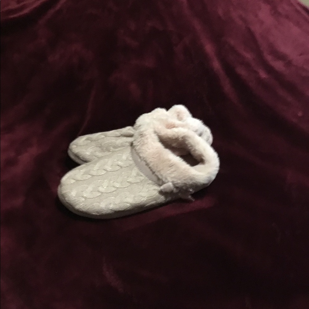 ⭐️ NWT Pink Slippers